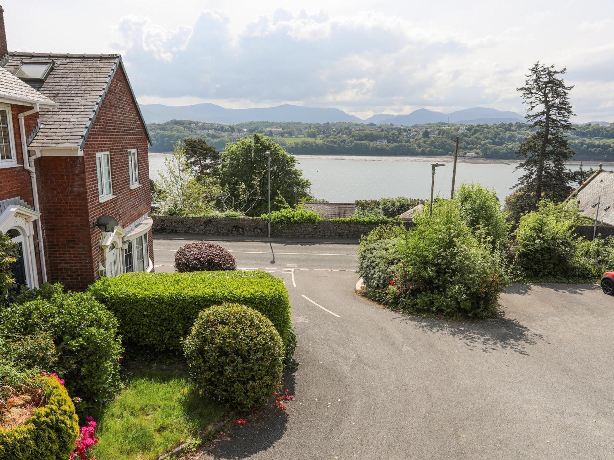 Sea View Cottage Menai Bridge Exterior photo